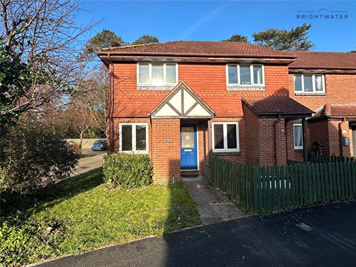 2 Bedroom End Of Terrace House To Rent In Victoria Gardens, Ringwood, Hampshire, BH24