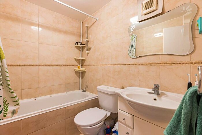 1 Bedroom Flat To Rent In Garton House, Crouch End, London, N6