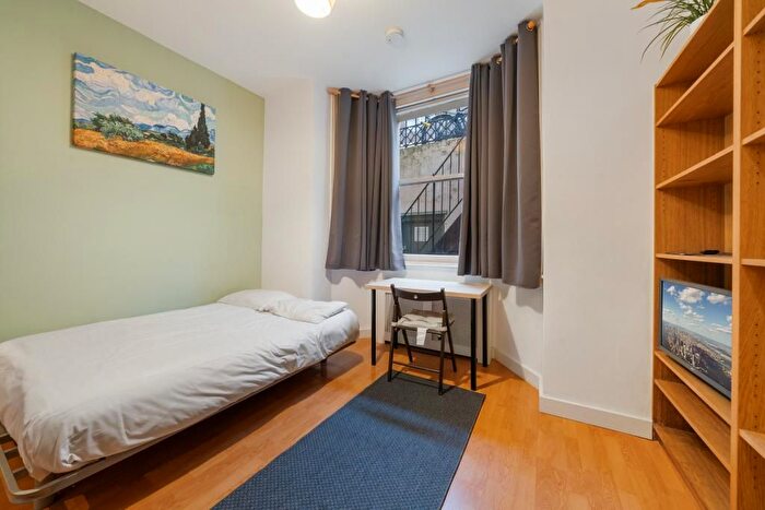 Studio To Rent In Fairholme Road, West Kensington, London, W14