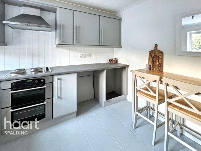 3 Bedroom Semi-Detached House For Sale In Jubilee Close, Sutton St James, PE12