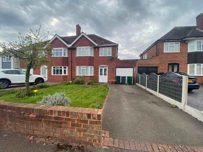 3 Bedroom Semi-Detached House To Rent In Peak House Road, Great Barr, Birmingham, B43