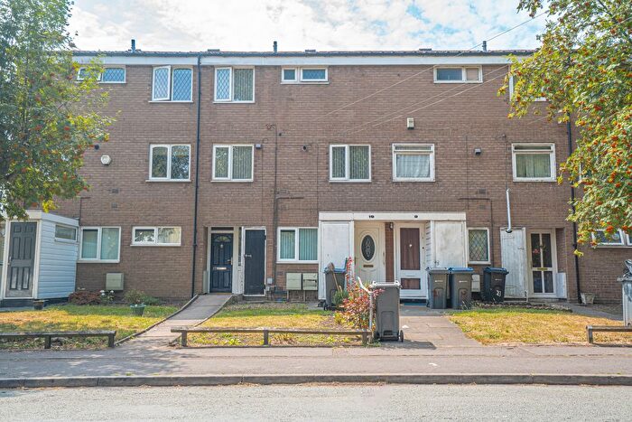 3 Bedroom Maisonette For Sale In Wood Lane, Handsworth Wood, Birmingham, B20