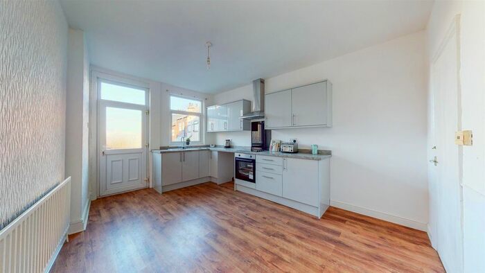 3 Bedroom Terraced House To Rent In Park Road, Barnsley S70