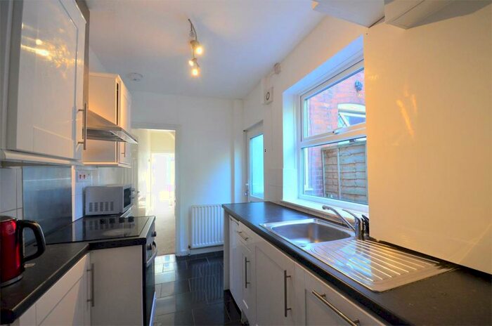 4 Bedroom Terraced House To Rent In Westminster Road, Student Property - Selly Oak, Birmingham, B29