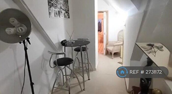 3 Bedroom Detached House To Rent In Tinkers Lane, Swindon, SN4