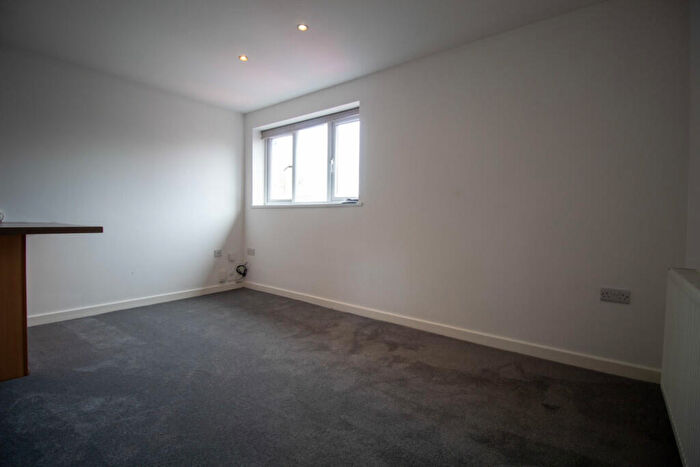 2 Bedroom Apartment To Rent In Radcliffe Road, West Bridgford, NG2