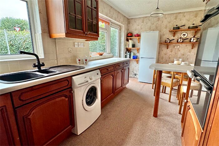 3 Bedroom Semi-Detached House For Sale In , Warwick Avenue, Beeston, NG9