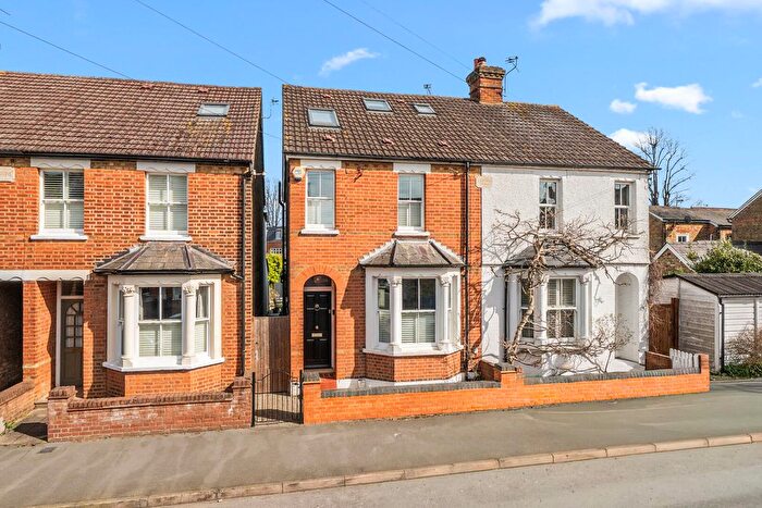 4 Bedroom Semi Detached House For Sale In Dorchester Road, Weybridge, KT13