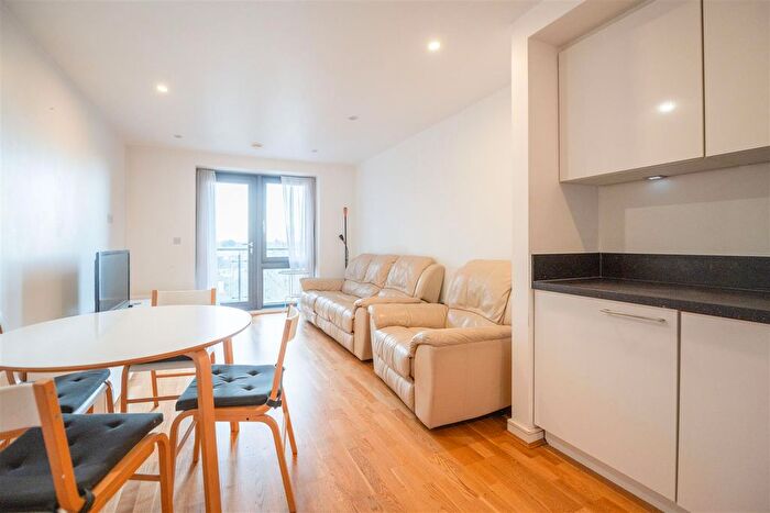 2 Bedroom Flat To Rent In Chartfield Avenue, London, SW15