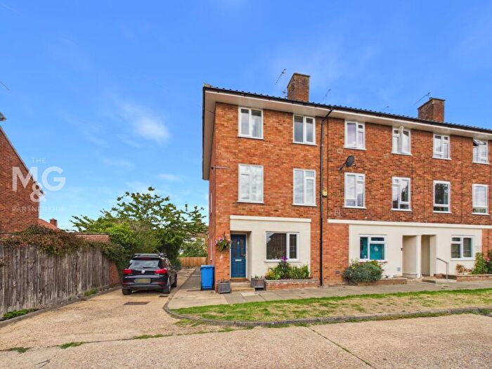 4 Bedroom End Of Terrace House For Sale In Lake Avenue, Bury St. Edmunds, IP32