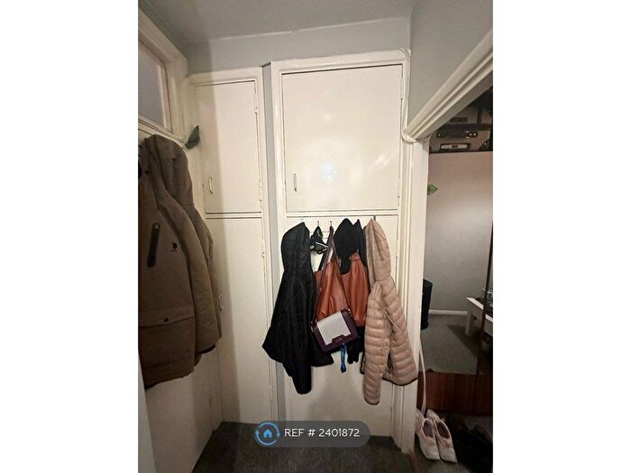 1 Bedroom Flat To Rent In Tradescant Road, London, SW8
