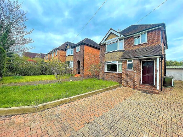 4 Bedroom Detached House To Rent In Worplesdon Road, Guildford, Surrey, GU2