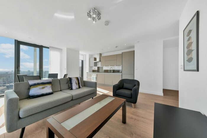 2 Bedroom Flat To Rent In Stratosphere Tower, Stratford, London, E15