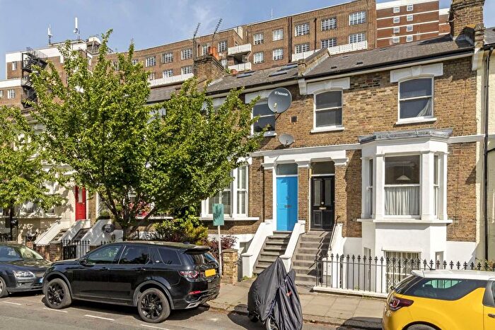 3 Bedroom Flat To Rent In Minford Gardens, London, W14