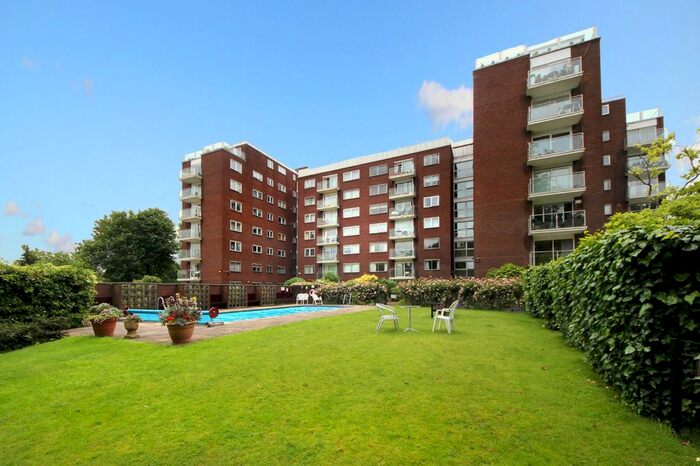 2 Bedroom Flat To Rent In Minster Court, Hillcrest Road, W5