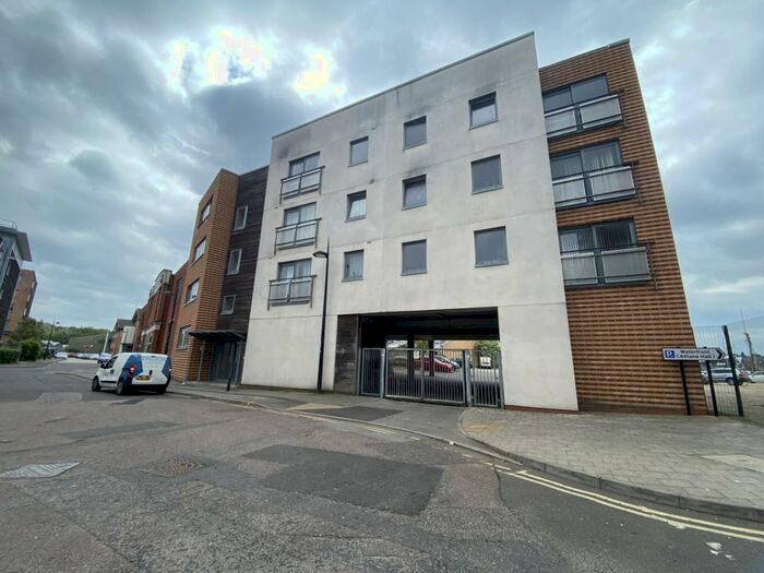 2 Bedroom Flat To Rent In Wykes Bishop Street, Ipswich, Suffolk, IP3