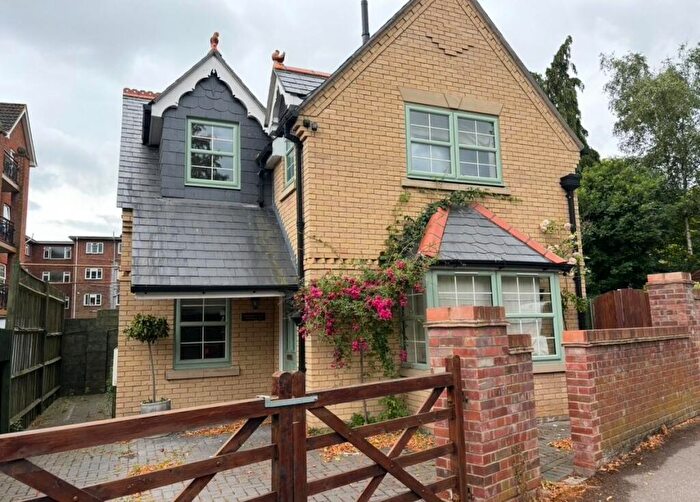 3 Bedroom Detached House For Sale In Brookvale Road, Highfield, Southampton, SO17