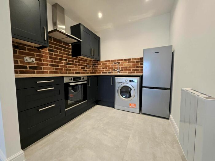 1 Bedroom Apartment To Rent In Flat, Bridgegate Residence, DN22