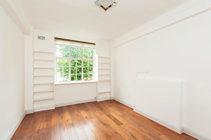 1 Bedroom Apartment To Rent In Mortimer Court, Abbey Road, St John's Wood, London, NW8