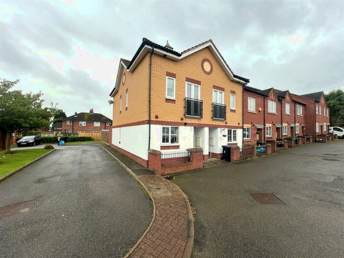 2 Bedroom House To Rent In Milestone Croft, Halesowen, B63
