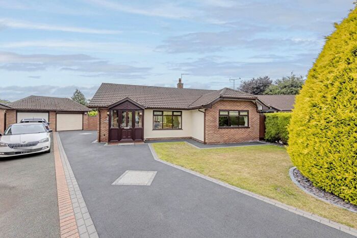 2 Bedroom Detached Bungalow For Sale In Wynbank Close, Bignal End, ST7