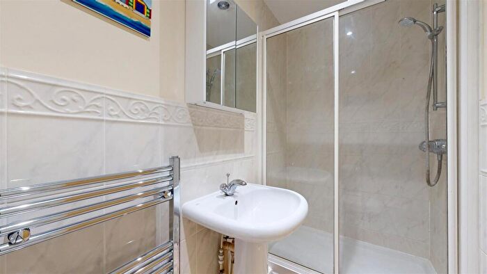 2 Bedroom Apartment To Rent In Doulton Close, Weymouth, DT4