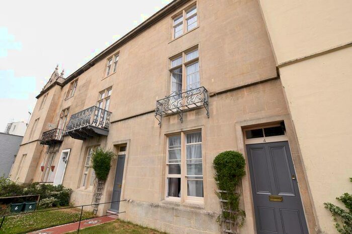 1 Bedroom Apartment To Rent In South Terrace, Weston-Super-Mare, BS23