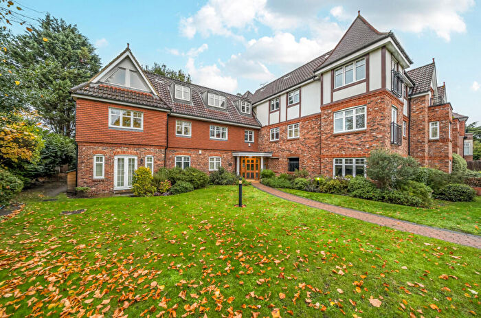 2 Bedroom Apartment For Sale In Oakdene Court, Portmore Park Road, Weybridge, KT13