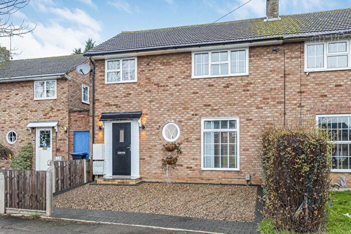 3 Bedroom Semi-Detached House For Sale In The Commons, Welwyn Garden City, AL7