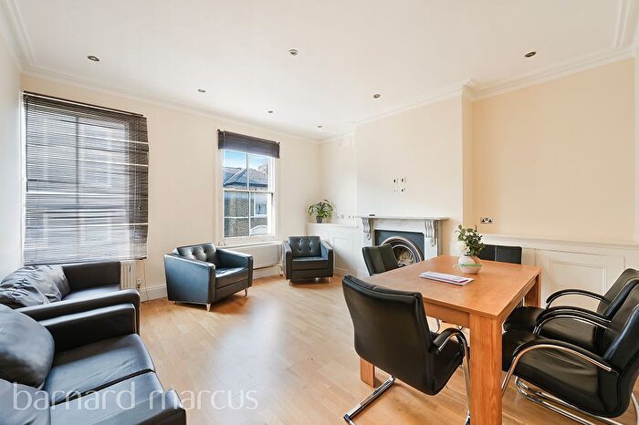 2 Bedroom Flat To Rent In St. Philip Street, London, SW8