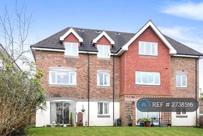 1 Bedroom Flat To Rent In Ladbroke Court, Redhill, RH1