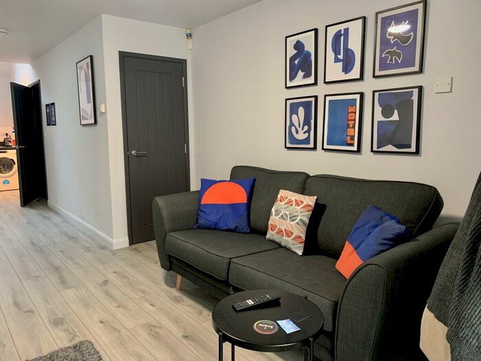 2 Bedroom Flat To Rent In Modern Bedroom Apartment // /, LN5