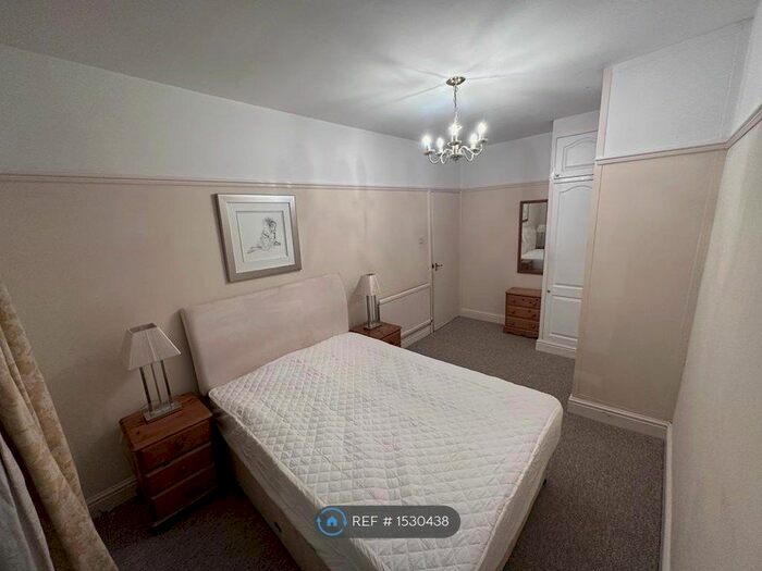 1 Bedroom Flat To Rent In Belmont House, Swindon, SN1