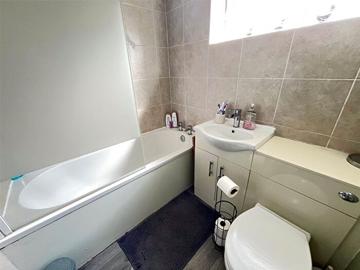 3 Bedroom Terraced House For Sale In Drake Close, Daventry, Northamptonshire, NN11