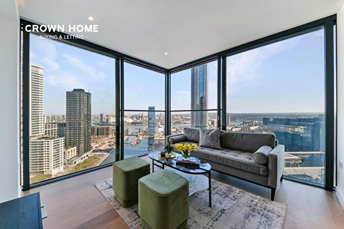 2 Bedroom Flat To Rent In South Quay Plaza, Hampton Tower, E14