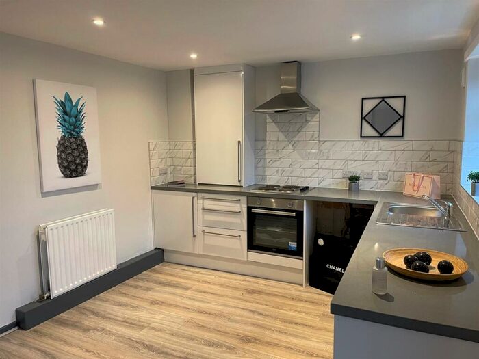 2 Bedroom Flat To Rent In Kendal Bank, Leeds, LS3