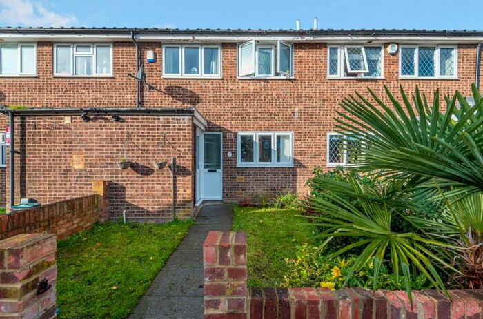 2 Bedroom Terraced House To Rent In Aylesham Road Orpington, BR6