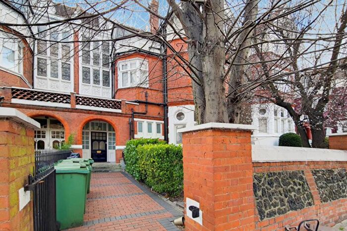 Studio To Rent In Frognal, Hampstead, London, NW3