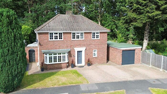 3 Bedroom Detached House For Sale In Cypress Drive, Fleet, GU51