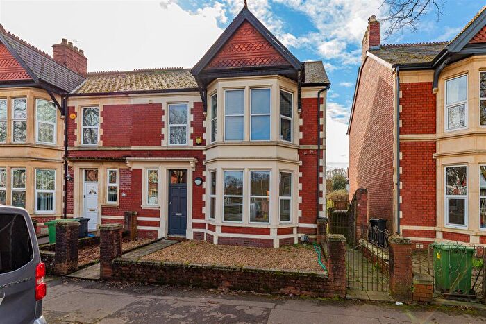 2 Bedroom Flat For Sale In Marlborough Road, Penylan, Cardiff, CF23