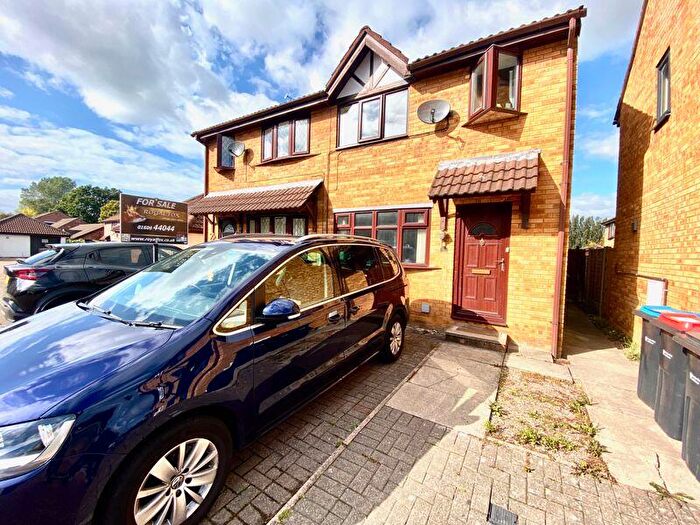 3 Bedroom Semi-Detached House For Sale In Cloverdale, Winnington, CW8