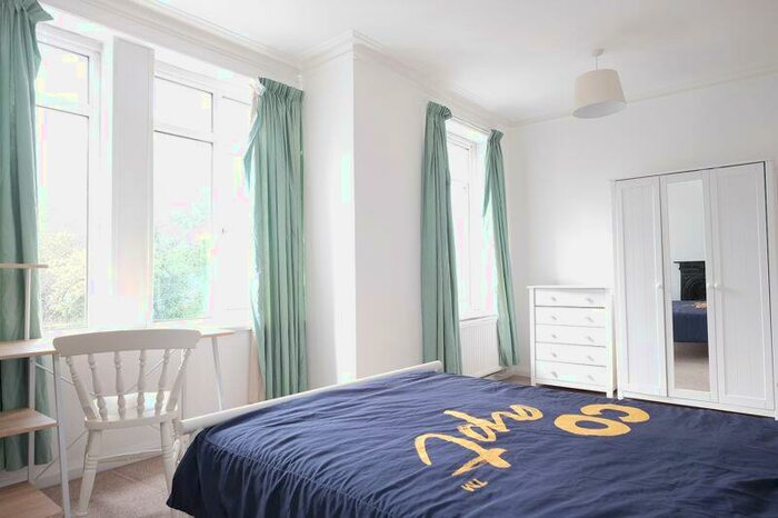 2 Bedroom Flat To Rent In Bear Road, Brighton, BN2