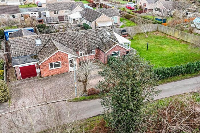 5 Bedroom Detached Bungalow For Sale In Hillside, Chedgrave, Norwich, NR14