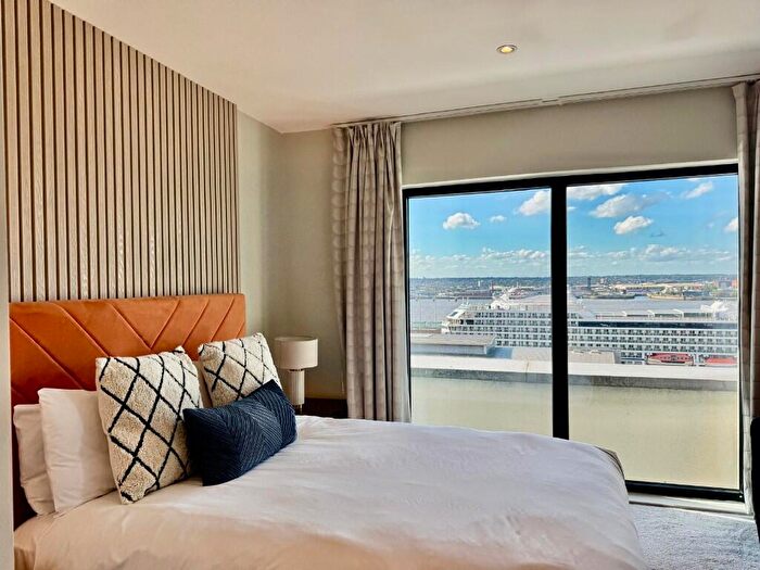 3 Bedroom Penthouse For Sale In William Jessop Way, Liverpool, Merseyside, L3