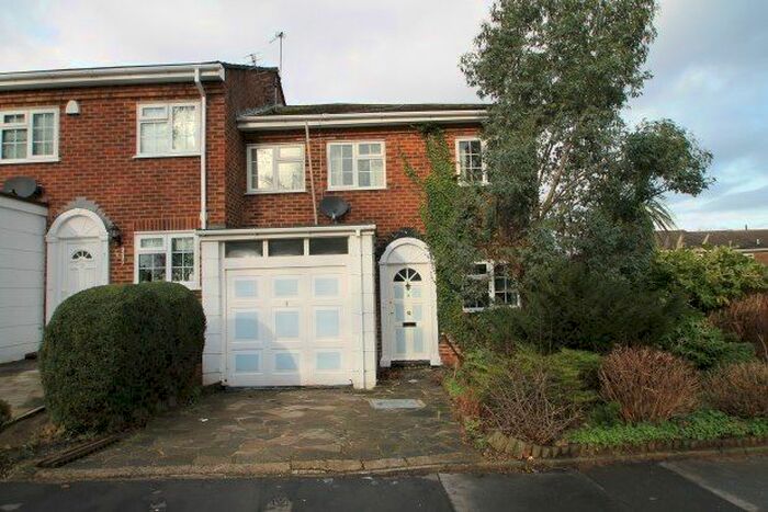 4 Bedroom Property To Rent In Caygill Close, Bromley BR2