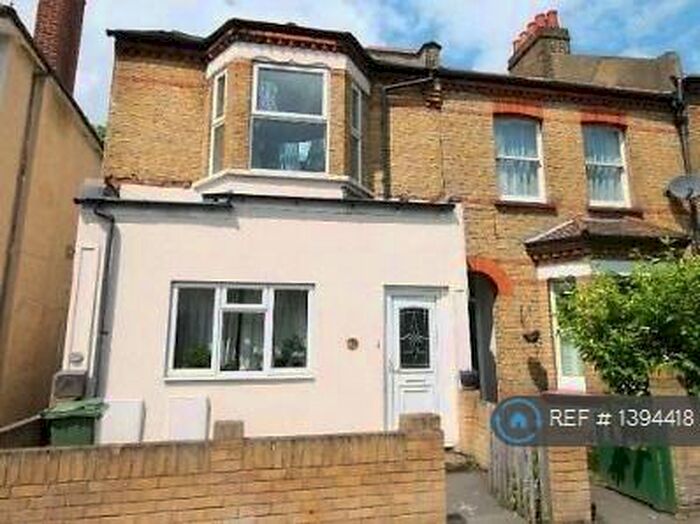 2 Bedroom Flat To Rent In Homesdale Road, Bromley, BR1
