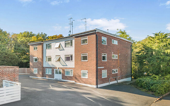 6 Bedroom Flat For Sale In - Whitehall Lodge, Bentley Way, Woodford Green, IG8