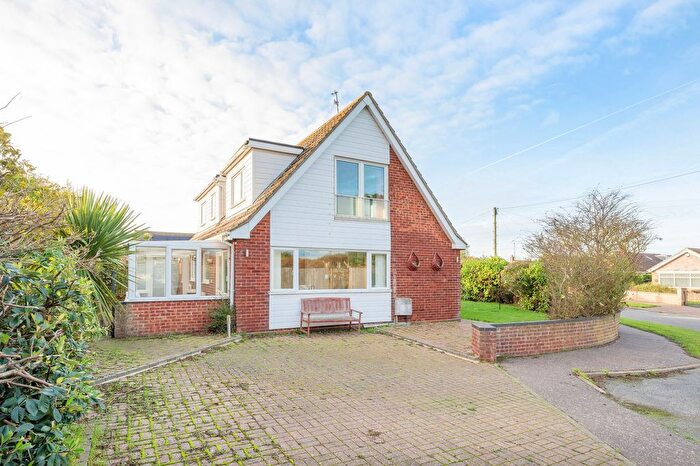 4 Bedroom Detached House For Sale In Winifred Way, Caister-On-Sea, NR30