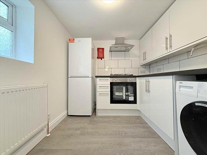 2 Bedroom Apartment To Rent In Ground Floor Flat, Alexandra Road, Mutley, PL4
