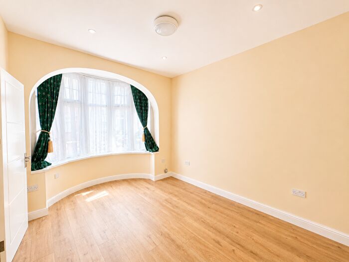 5 Bedroom Terraced House To Rent In Bedford Road, East Ham, Newham, London, E6